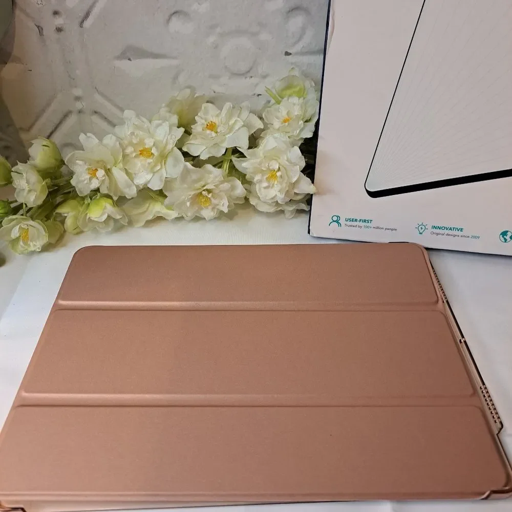 ESR PROTECTIVE TABLET CASE NWOT
